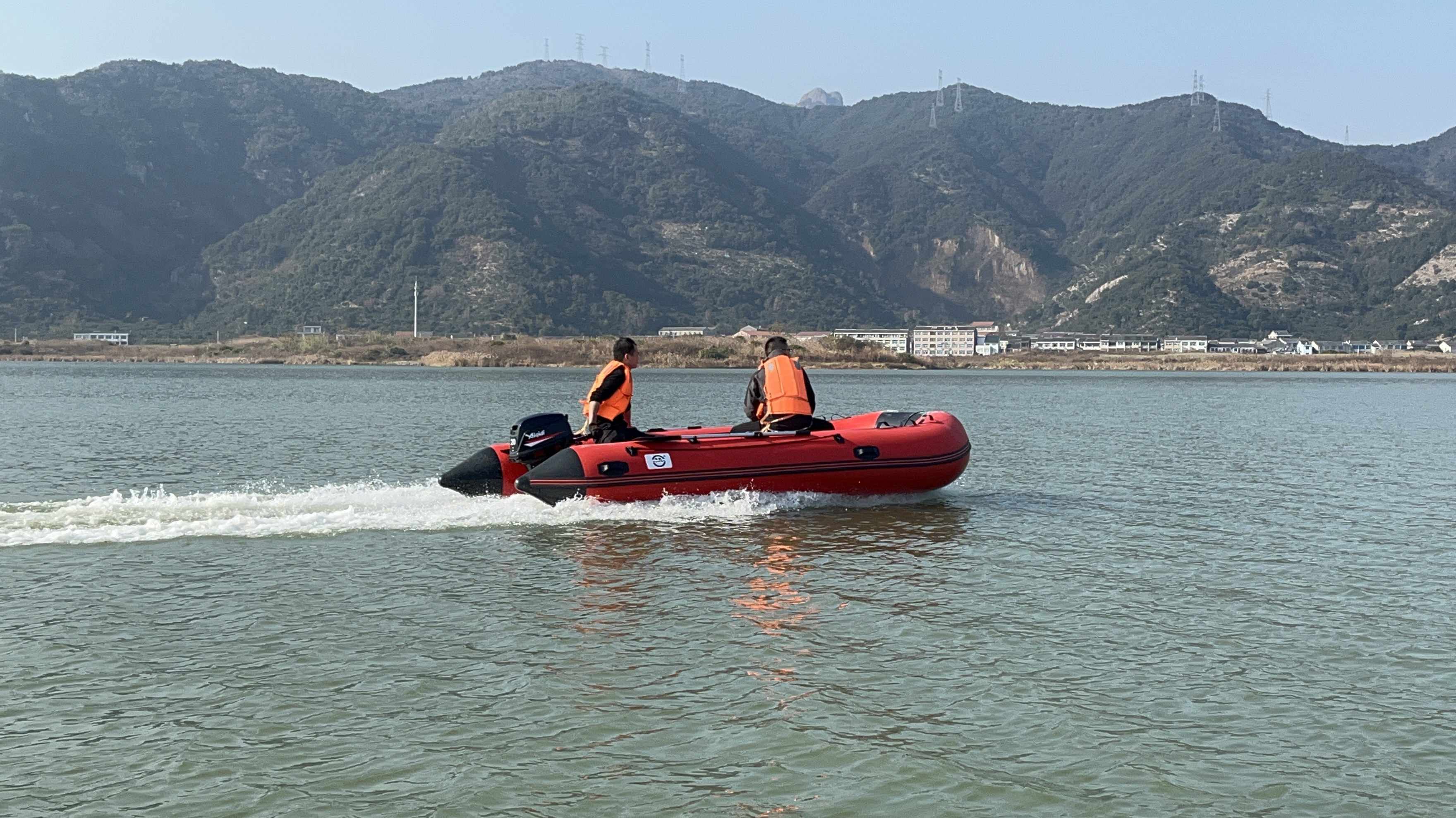 Comparison Between 2-Stroke and 4-Stroke Outboards